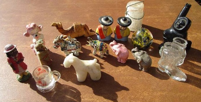 lot 185 image: Lot of Random Vintage Souvenir Items