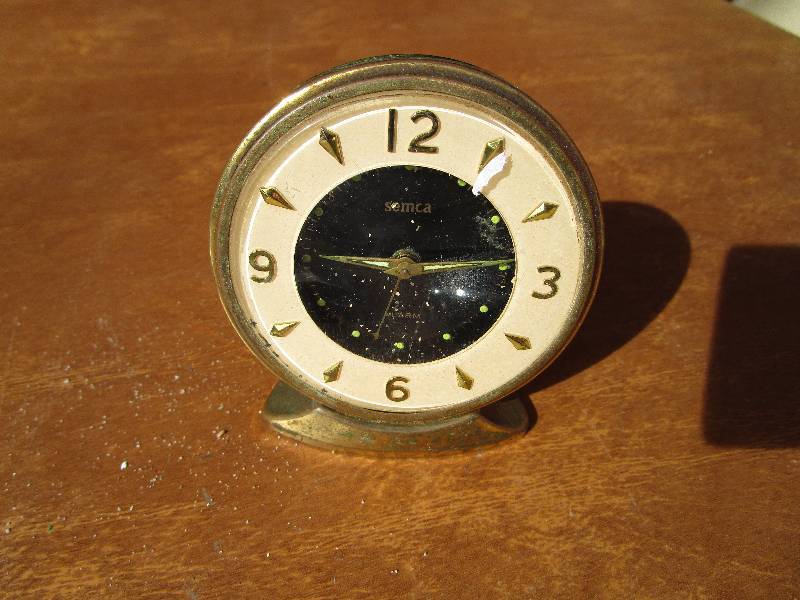lot 88 image: Antique Clock