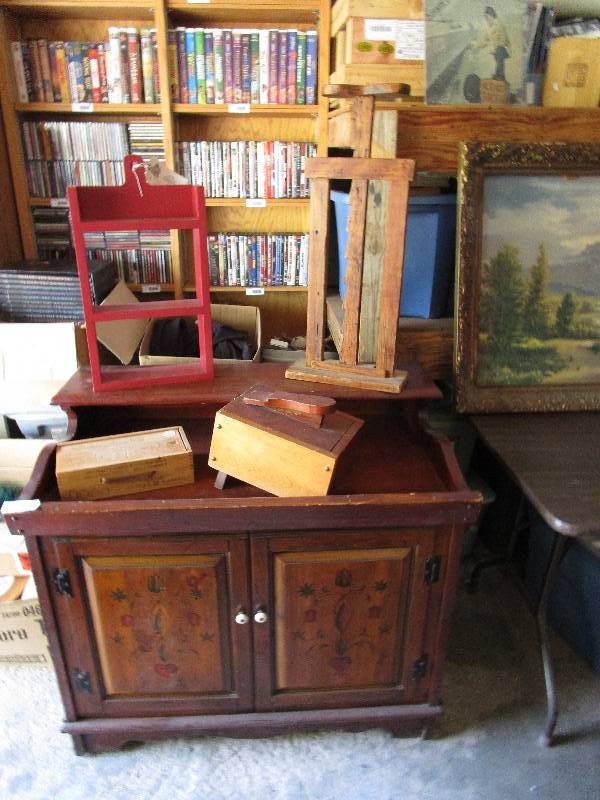 lot 126 image: Lot of Home Decor and Furniture - Great Projects, Resale Ops
