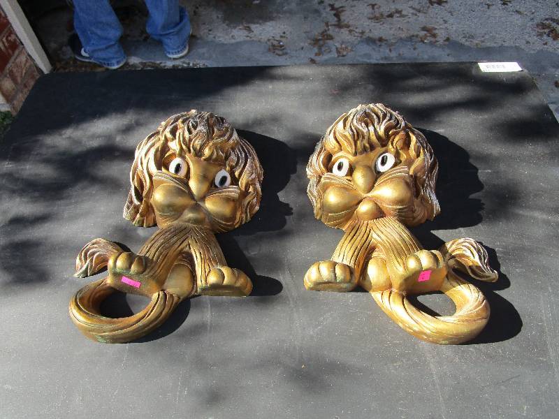 lot 152 image: Mid Century Wall Decor