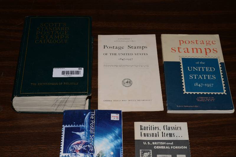 lot 44 image: Lot of Stamp Collecting Books