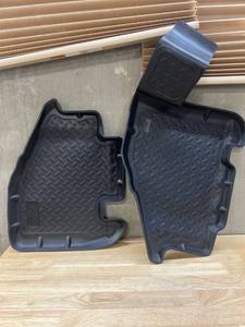 lot 30332 image: Husky Liners Front Floor Mats Model 6173