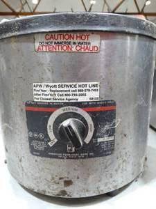 lot 1885 image: APW Wyott commercial soup warmer