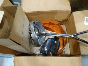lot 1886 image: Auto parts