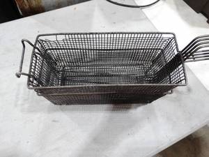 lot 1883 image: 2 fryer baskets