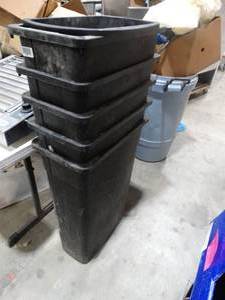 lot 1669 image: Stack of Medium Sized Trash Cans