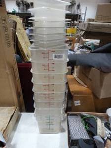 lot 1686 image: Lot 4 Quart Measuring Tubs and Misc