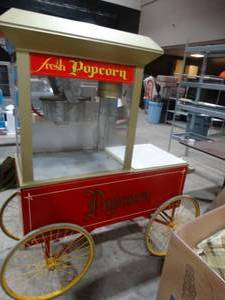 lot 1692 image: Wow Full Sized Rolling Popcorn Machine  Gay 90s Whiz Bang No. 2014