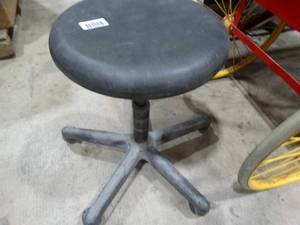 lot 1697 image: Rolling Seat