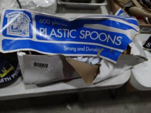 lot 1741 image: Lot of White Plastic Spoons