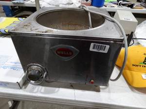 lot 1746 image: Wells Mfg SW-10T Countertop Soup Warmer