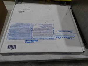 lot 1747 image: Box of Pan Liners