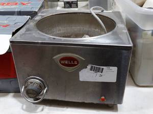 lot 1863 image: Wells commercial soup warmer