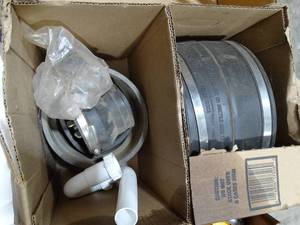 lot 1939 image: Plumbing parts- new