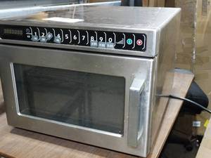 lot 1968 image: Commercial Amana microwave oven