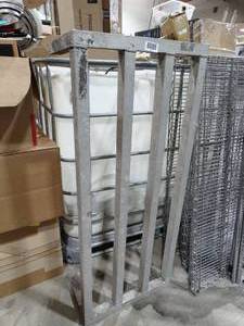 lot 1970 image: Aluminum dunnage rack