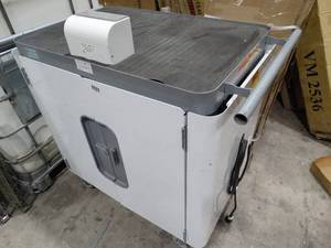 lot 1972 image: Commercial laptopipad charging station cart tool cart