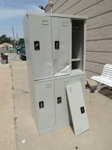 lot 1987 image: 6 bank section of lockers