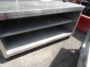 lot 1992 image: Stainless steel table w under shelf