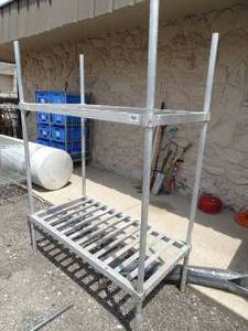 lot 1996 image: 2 Shelf Dunnage rack