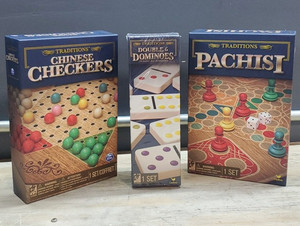 lot 31498 image: Lot of 3 Traditions Games