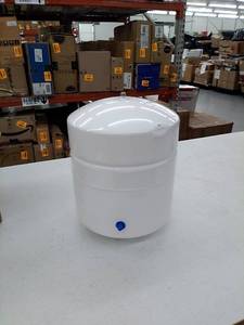 lot 49562 image: Reverse osmosis water storage tank, 5 gal