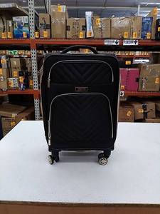 lot 49847 image: Traction by Kenneth Cole 19 luggage bag, soft side