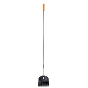 lot 8024 image: Fiskars 8 Aluminum Shrub Rake