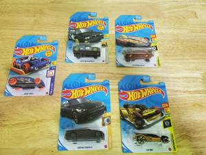 lot 1010 image: Hot Wheels in Package lot of 5