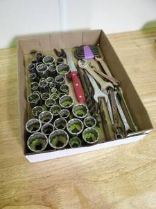 lot 1037 image: Flat of Tools #1 Sockets Wrenches Craftsman