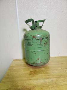 lot 1068 image: Dynatemp R-22 Canister