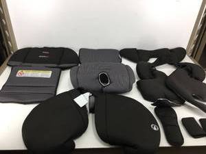 lot 42149 image: Britax car seat padding