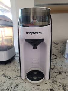 lot 64467 image: Baby Brezza Formula