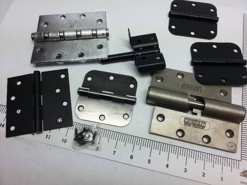 lot 9371 image: All new and a mixed bunch of hinges.  If you need one, thats worth a 99 cent bid