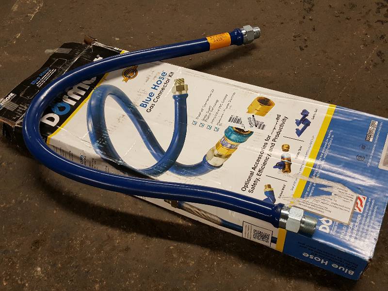 lot 8532 image: New Dormont 1675BP48 Blue Hose 48 Stainless Steel Moveable Food service Gas Connector hose
