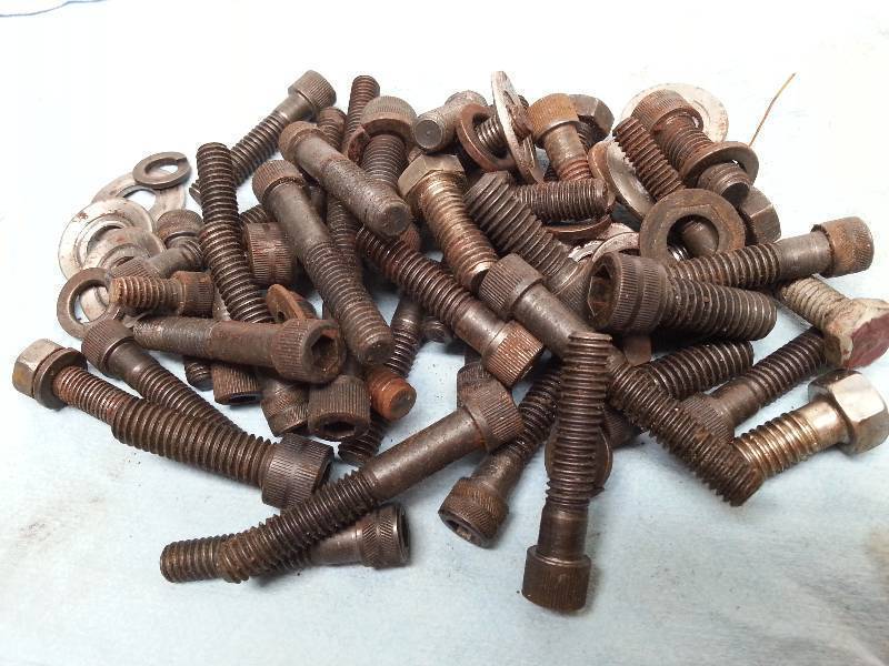 lot 8768 image: Ridiculous selling old bolts but theres some good old USA made Allen head bolts