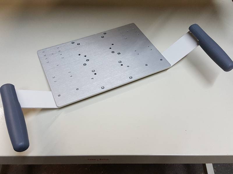 lot 8500 image: High quality anodized aluminum plate and adjustable width handles all made out of aluminum