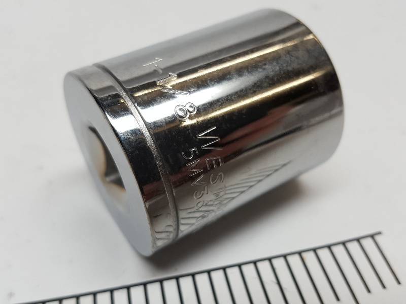 lot 8491 image: New Grainger #5MV36 Chrome Vanadium 1-18 shallow well Socket with 12 Drive Size and Chrome Finish