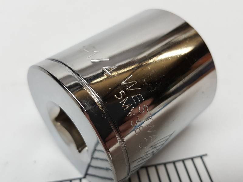 lot 8494 image: New Grainger #5MV38 Chrome Vanadium 1-14 shallow well Socket with 12 Drive Size and Chrome Finish