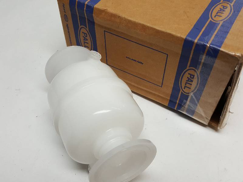 lot 9306 image: New in the box Pall brand product CHS91SP replacement water filter cartridge assembly