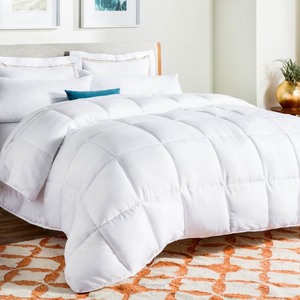 lot 24832 image: Linenspa - All-Season Reversible Down Alternative Microfiber Comforter - Retail $71.99