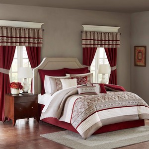 lot 830 image: Madison Park Essentials Jelena King 24-Pc. Room in a Bag Bedding