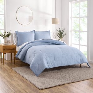 lot 3993 image: Gap Home Yarn Dyed Washed Chambray Stripe Reversible Organic Cotton Comforter Set, FullQueen, Blue, 3-Pieces