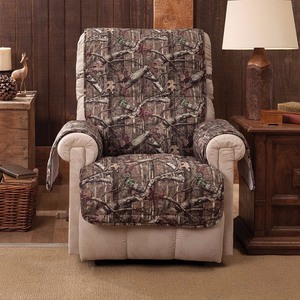lot 4086 image: Innovative Textile Solutions 1-Piece Mossy Oak Break-Up Infinity Recliner Furniture Protector Slipcover