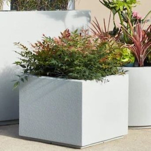 lot 69 image: PolyStone Planters 23-in W x 19-in H Monterrey Square MixedComposite Planter - White