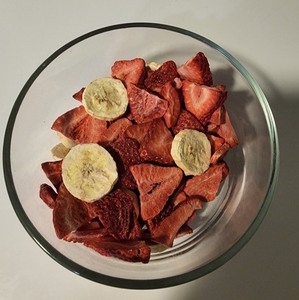 lot 4903 image: Freeze Dried Strawberries & Bananas