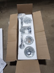 lot 2027 image: Ralbay Modern Crystal Vanity Light 3-Lights Modern Crystal Vanity Lights