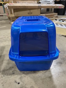 lot 2313 image: Walk In Cat Litter Enclosure