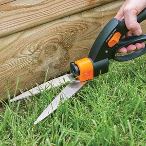 lot 3350 image: Fiskars 5 Inch Shear Ease Grass Shears
