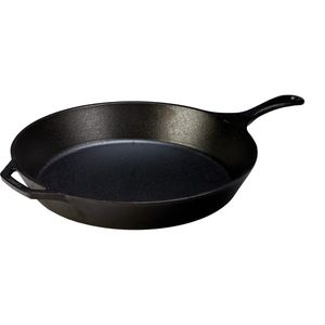 lot 6865 image: Lodge 15 Seasoned Cast Iron Skillet, L14SK3, with assist handle